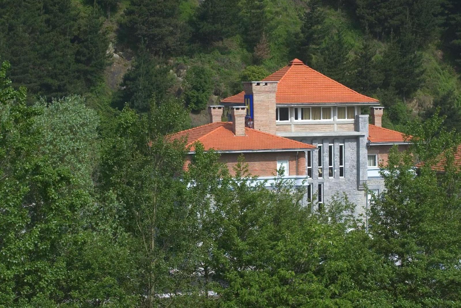 Hotel Errekagain Aracaldo Екстериор снимка
